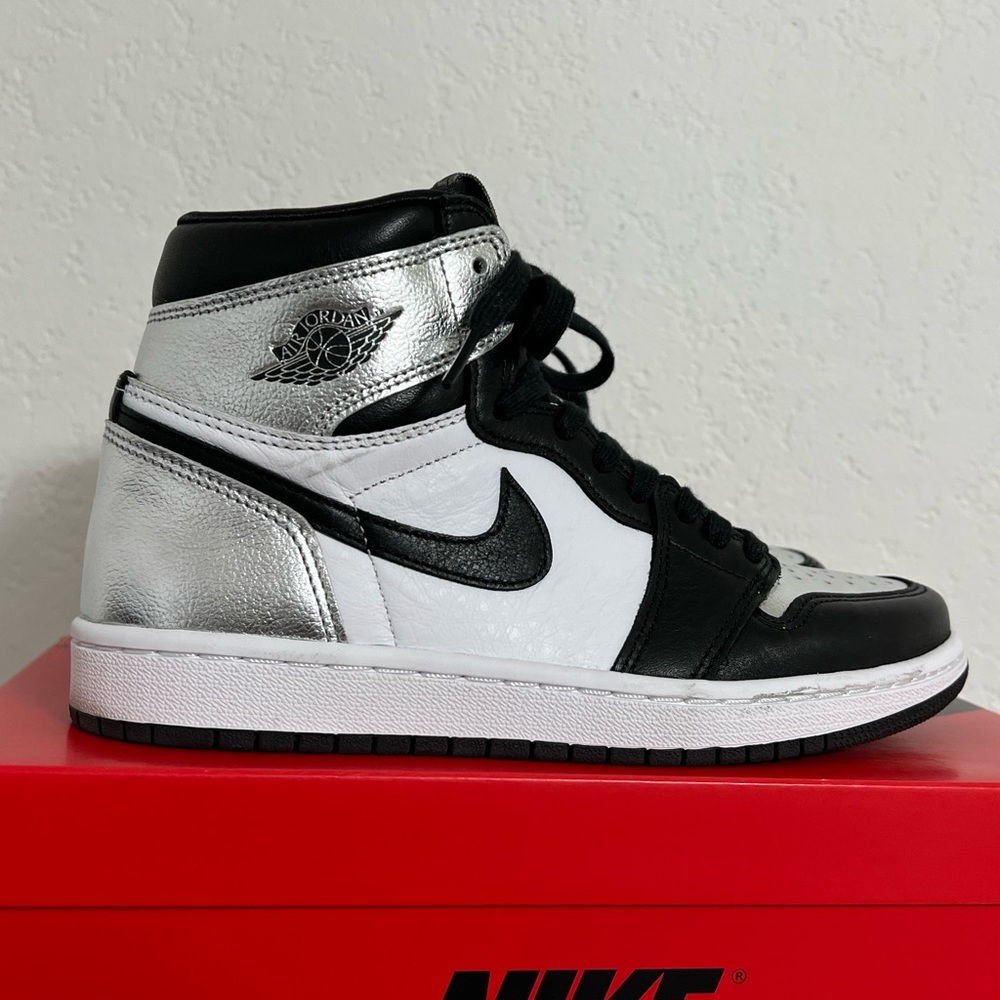 Jordan 1 Retro High OG “Silver Toe” W
